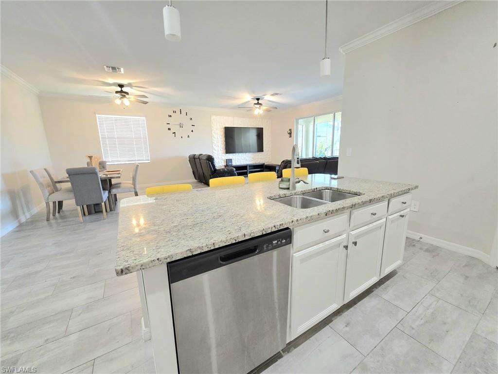 HAMPTON LAKES - Residential Lease