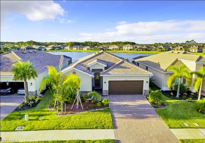 HAMPTON LAKES - Residential Lease