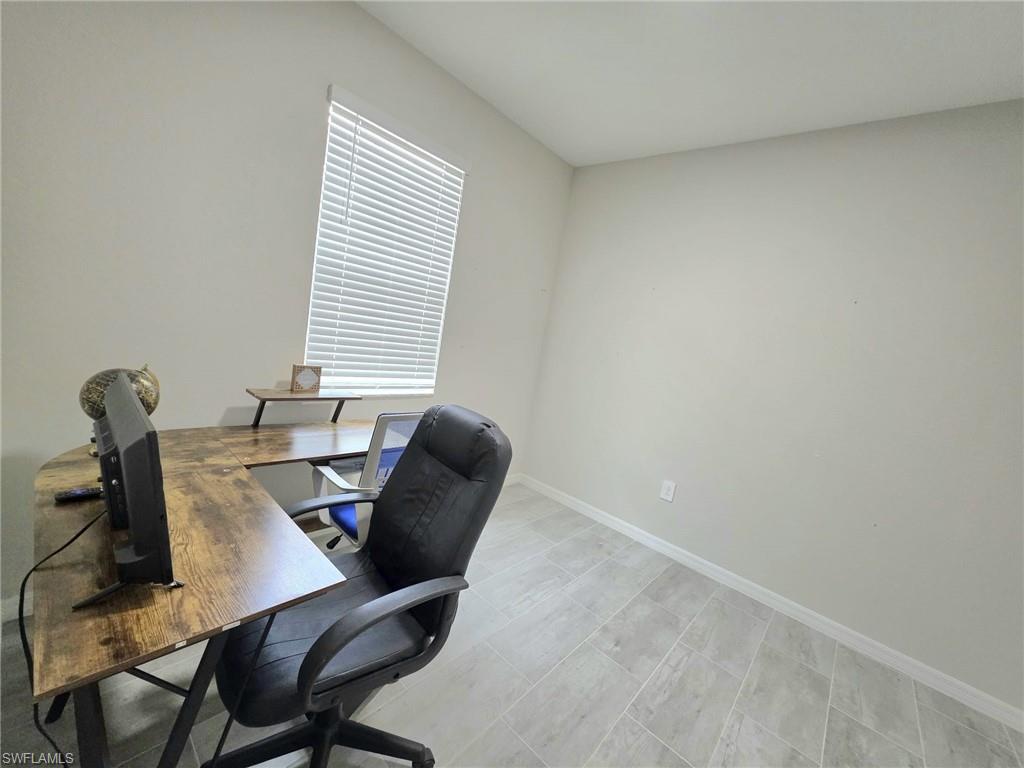 HAMPTON LAKES - Residential Lease