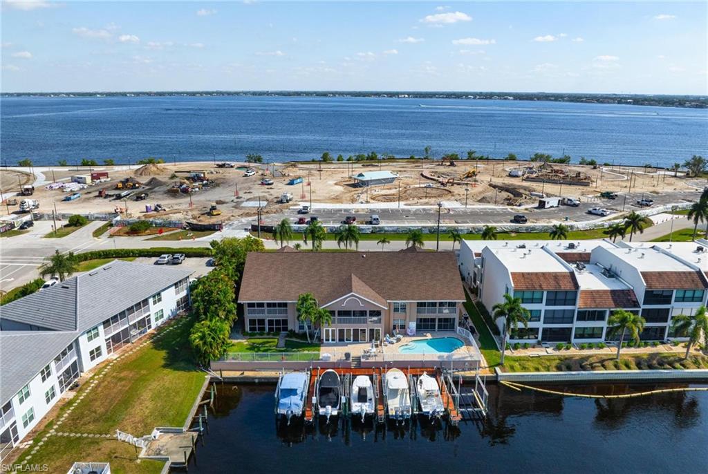RIVER VIEW OF CAPE CORAL - Residential