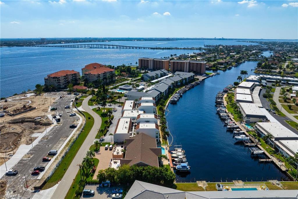 RIVER VIEW OF CAPE CORAL - Residential