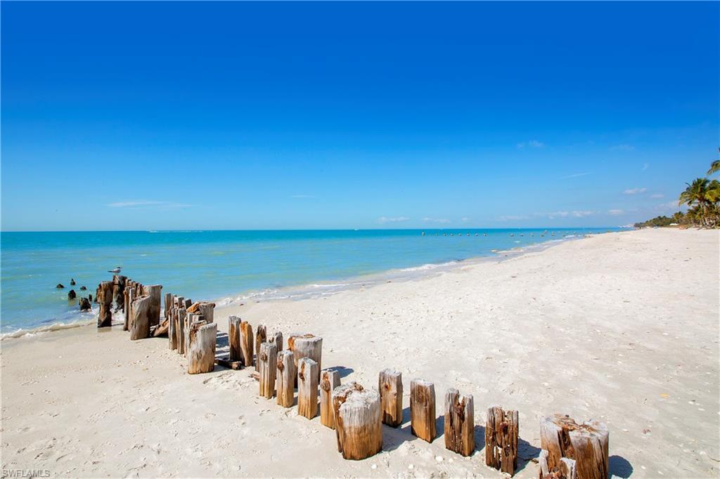 MOORINGS - Residential