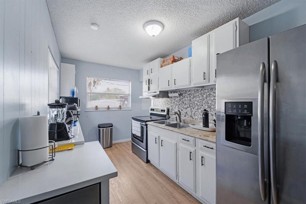 NAPLES MANOR - Residential