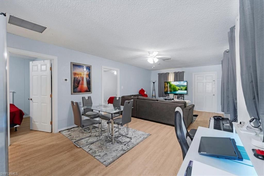 NAPLES MANOR - Residential