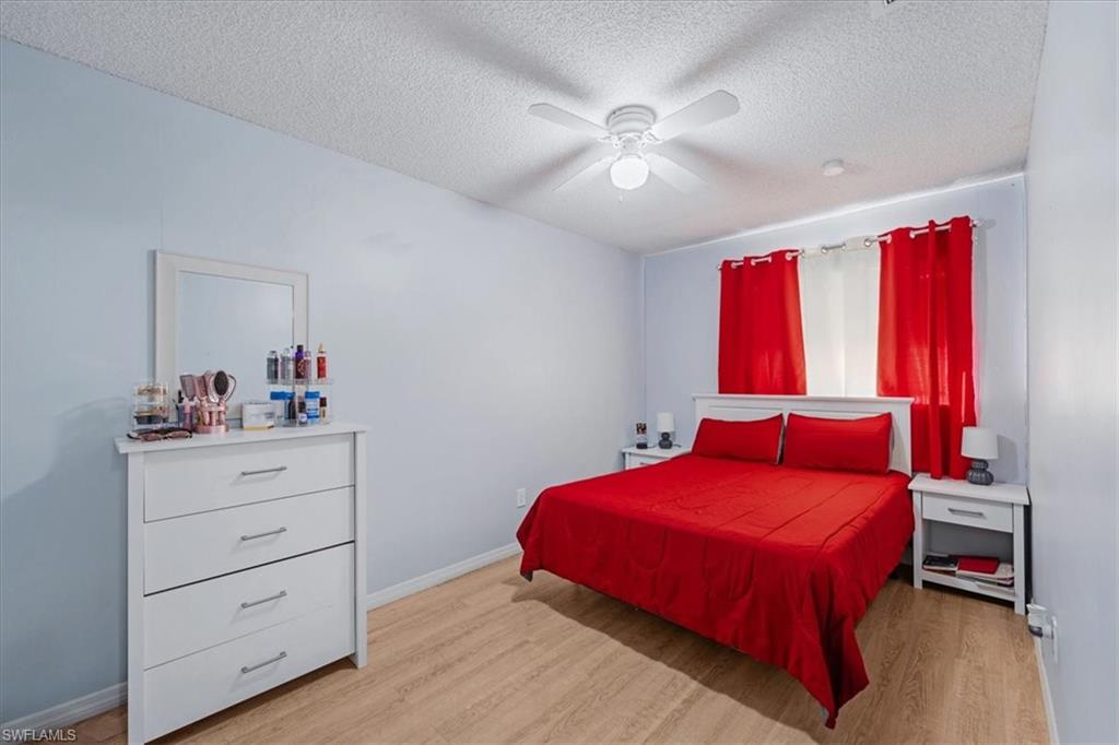 NAPLES MANOR - Residential