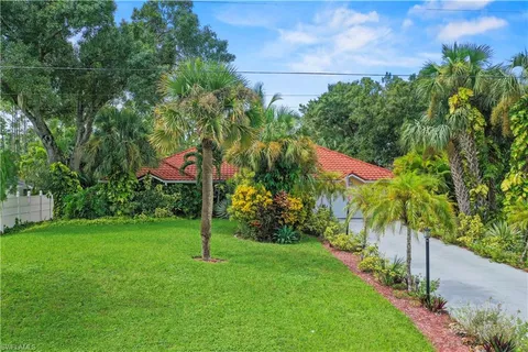 621 Edison Ave, Lehigh Acres, FL 33972 - #: 224081610