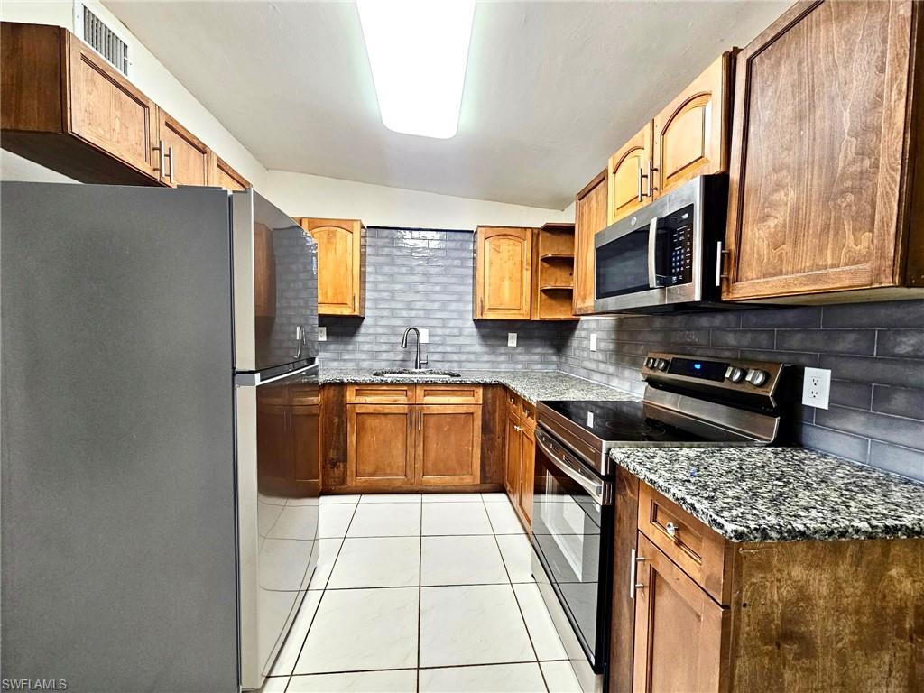 BROOKHILL - Residential Lease