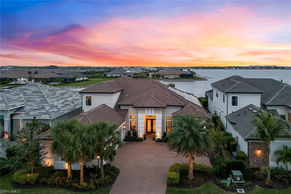 ESPLANADE LAKE CLUB - Residential