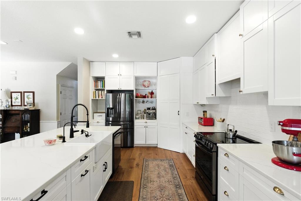 TROPICAL COVE - Residential