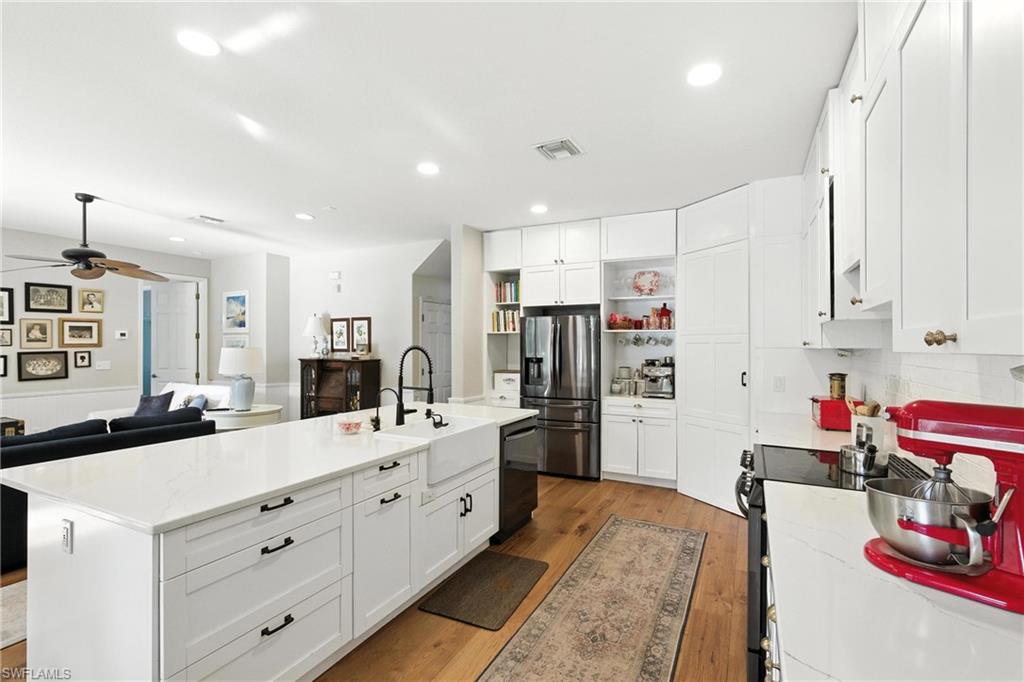 TROPICAL COVE - Residential