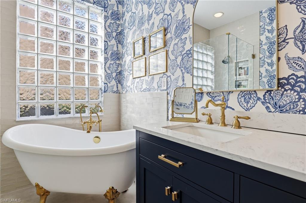 TROPICAL COVE - Residential