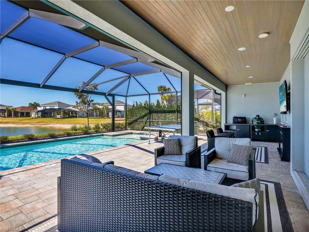 NORTHRIDGE - Residential