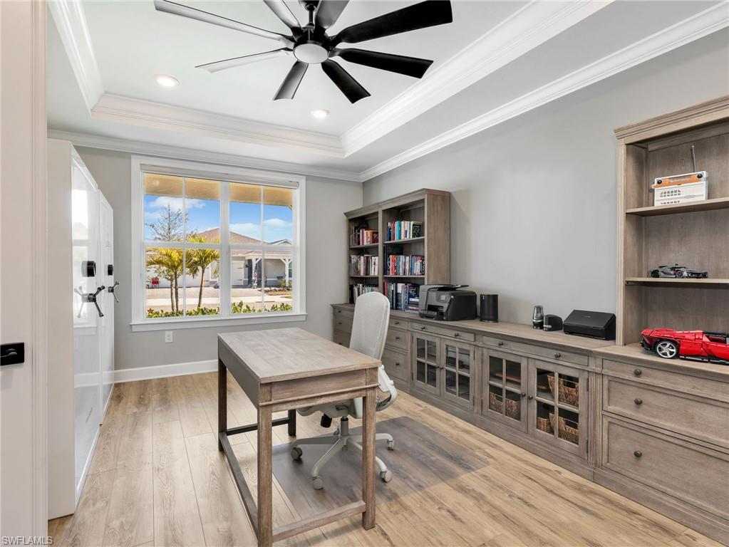 NORTHRIDGE - Residential