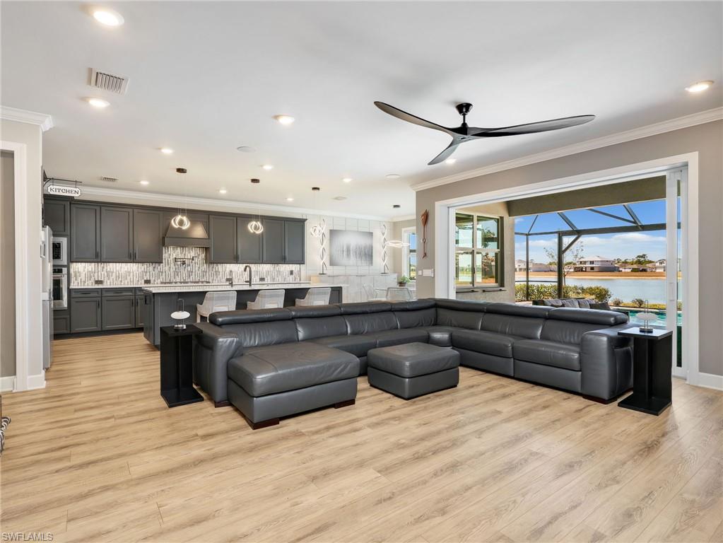 NORTHRIDGE - Residential