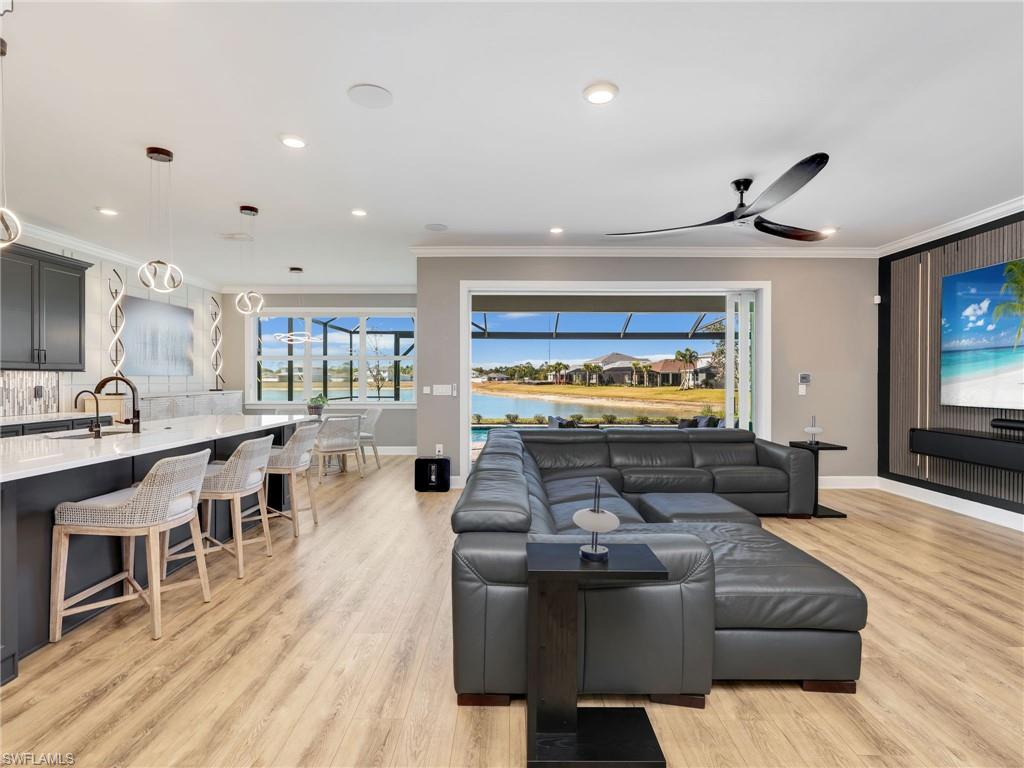 NORTHRIDGE - Residential