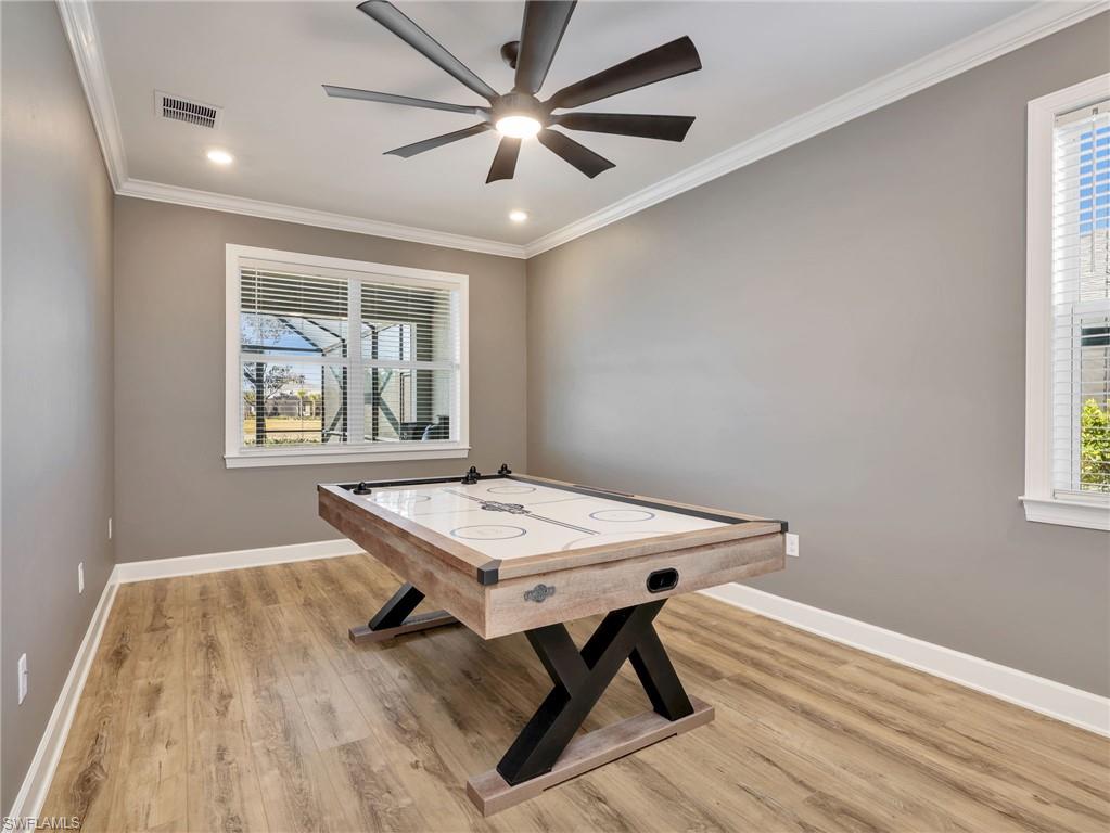 NORTHRIDGE - Residential