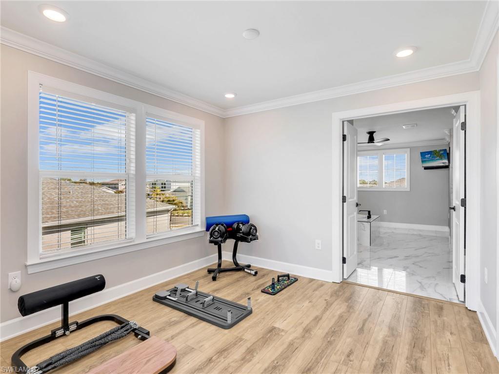 NORTHRIDGE - Residential