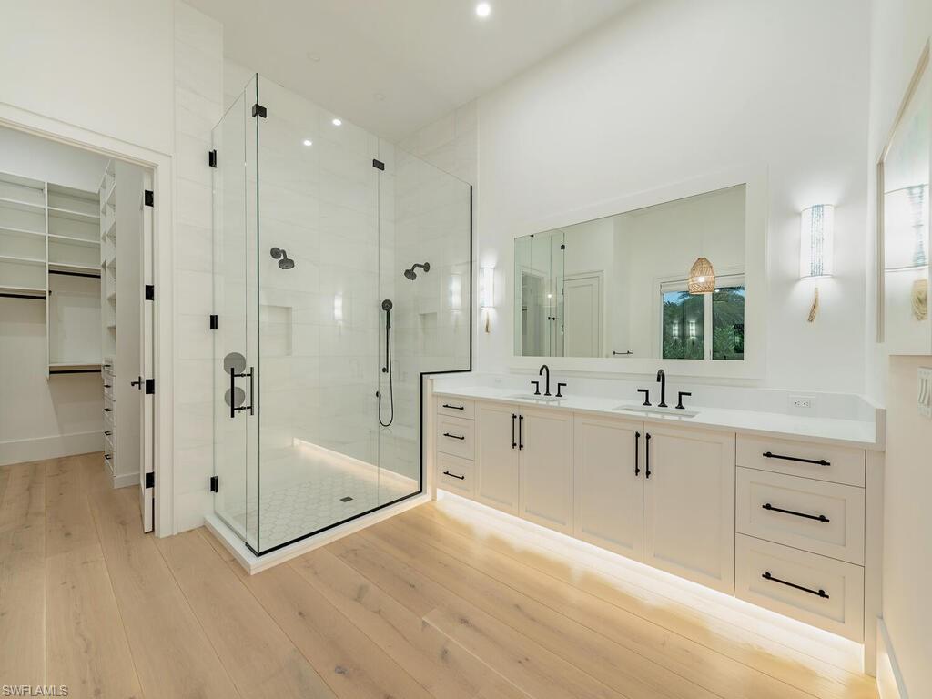 MOORINGS - Residential