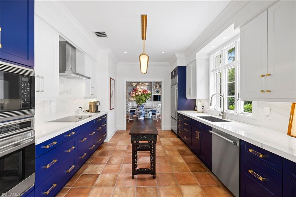 OLDE NAPLES - Residential