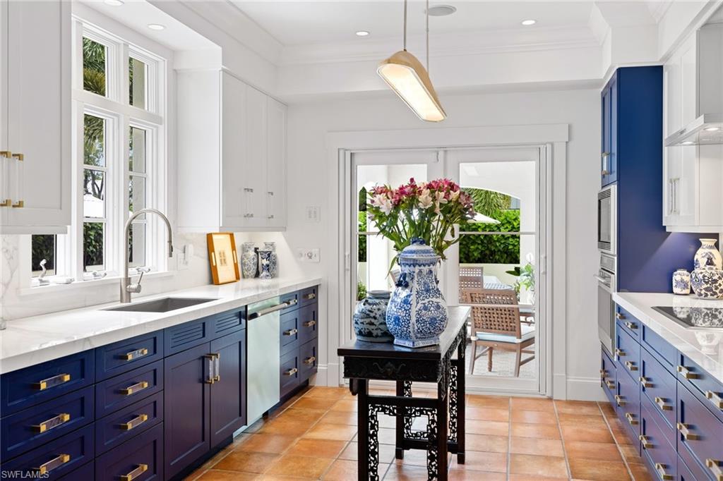 OLDE NAPLES - Residential