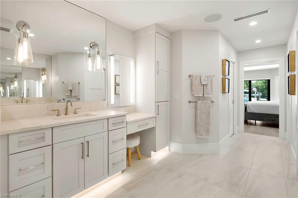 OYSTER BAY - Residential