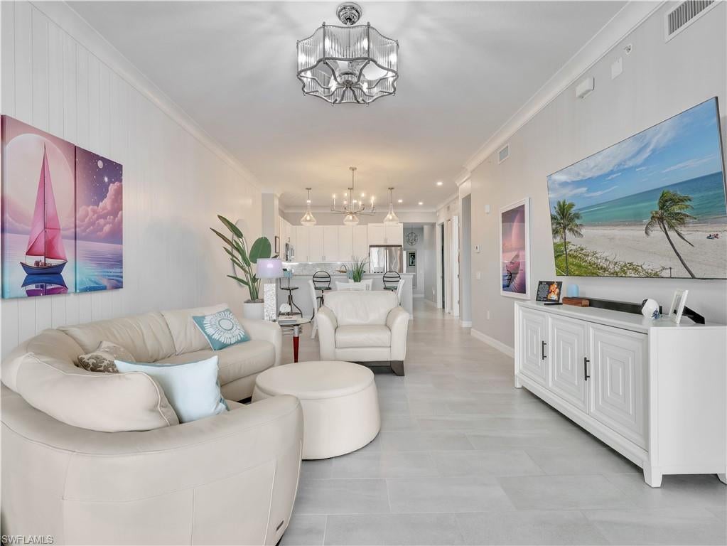 163 Indies DR E 202