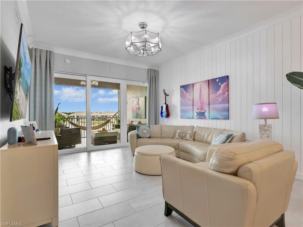 163 Indies DR E 202
