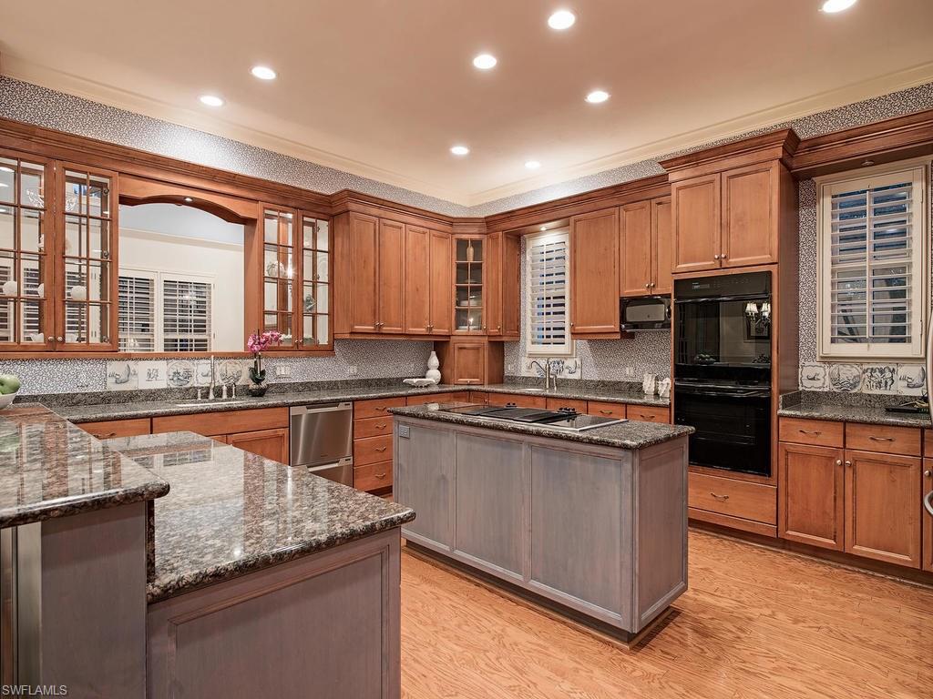 LIVINGSTON WOODS - Residential