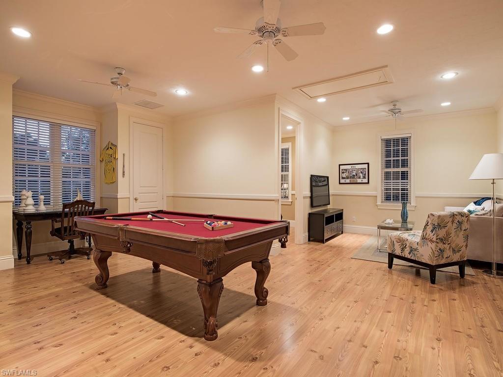 LIVINGSTON WOODS - Residential