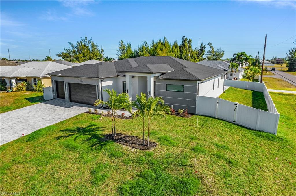CAPE CORAL - Residential