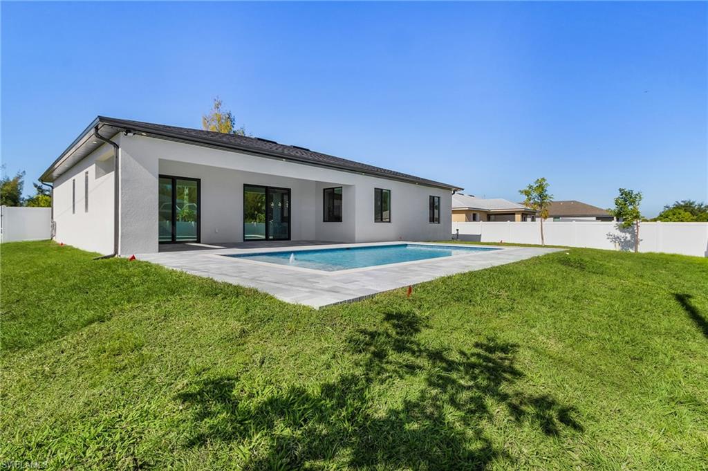 CAPE CORAL - Residential