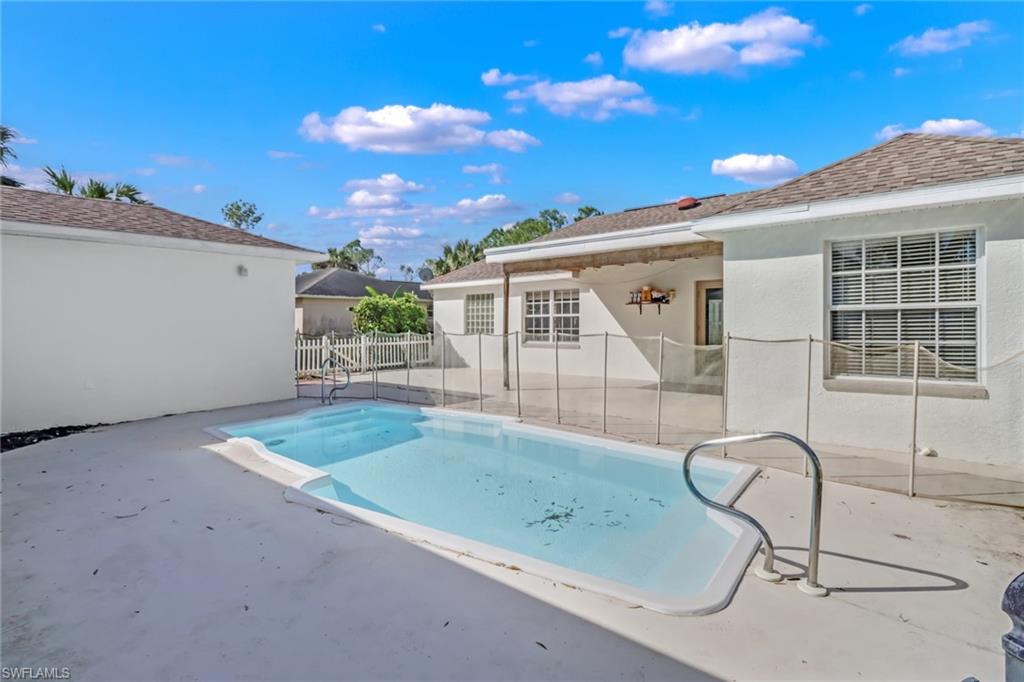 GOLDEN GATE ESTATES - Residential