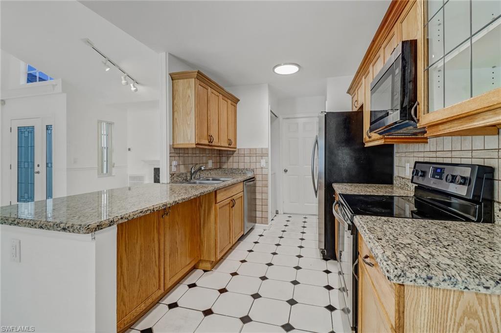 GOLDEN GATE ESTATES - Residential