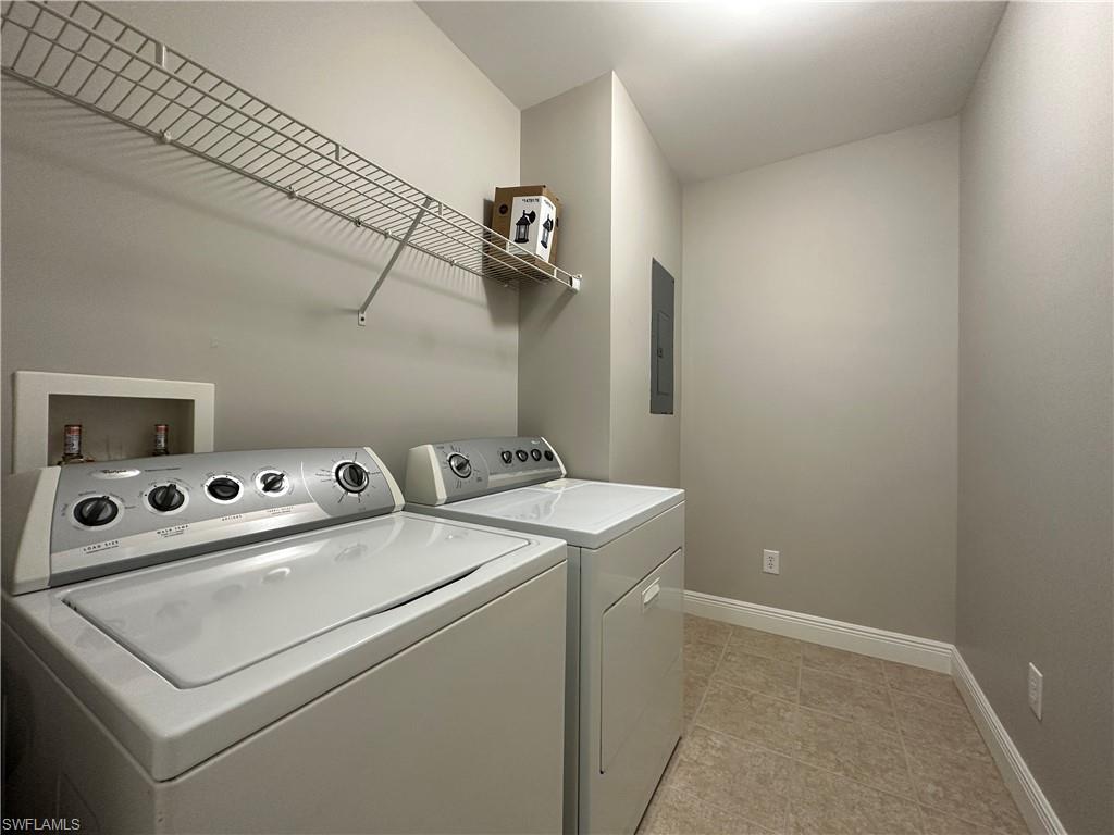 THE RESIDENCES AT COCONUT POINT - Residential Lease