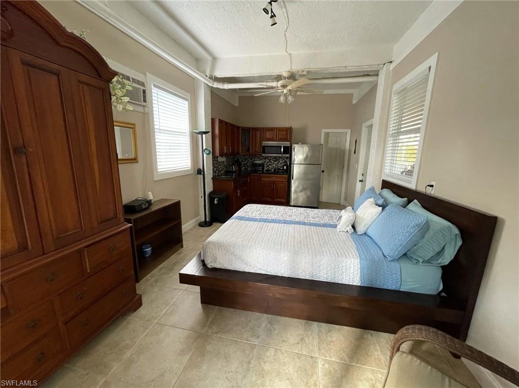 ISLES OF CAPRI - Residential