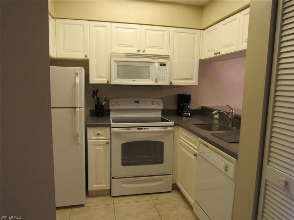 WORLD TENNIS CENTER - Residential Lease