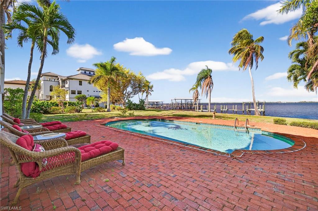 VALENCIA TERRACE - Residential