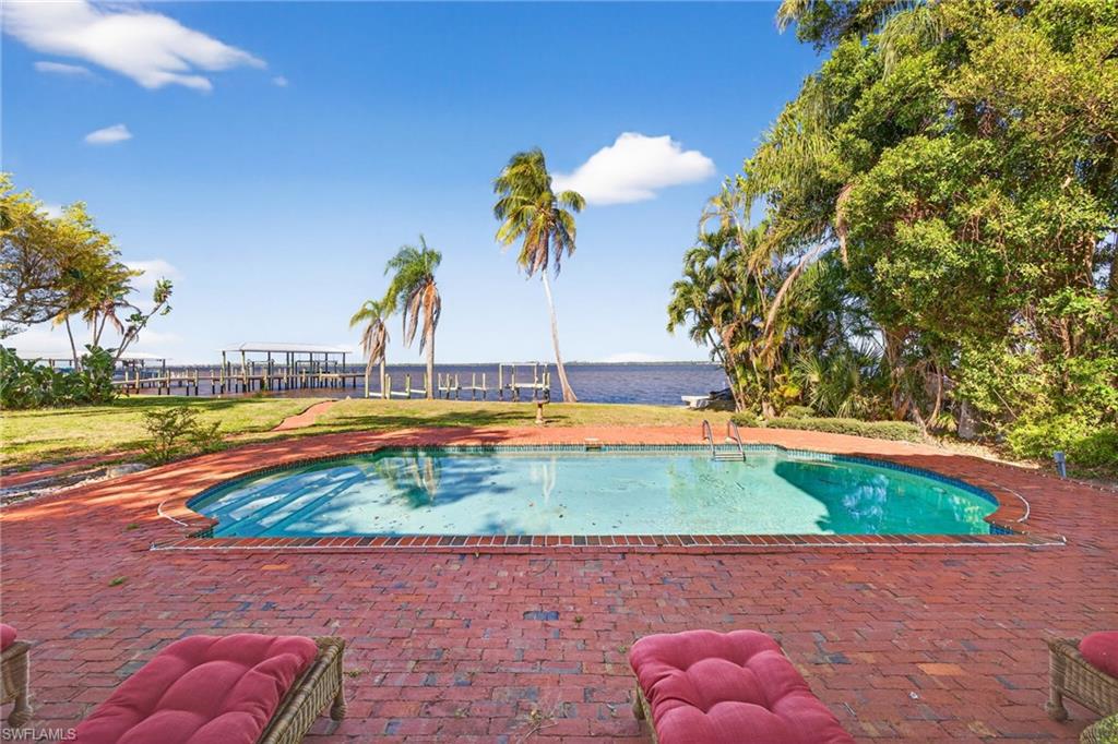 VALENCIA TERRACE - Residential