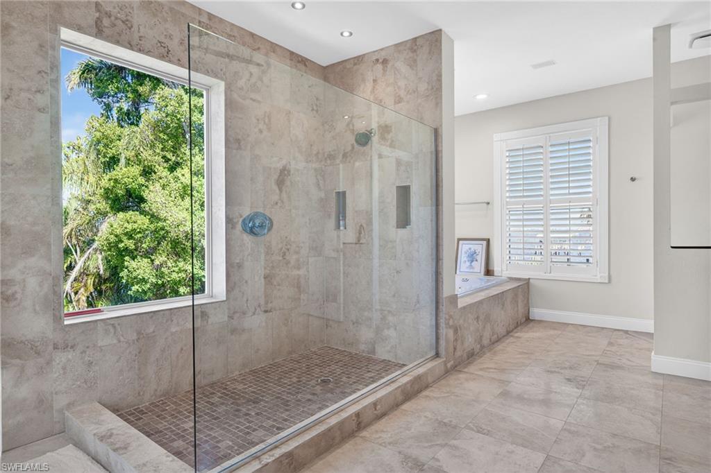 VALENCIA TERRACE - Residential