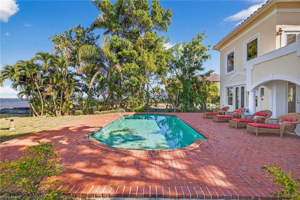 VALENCIA TERRACE - Residential