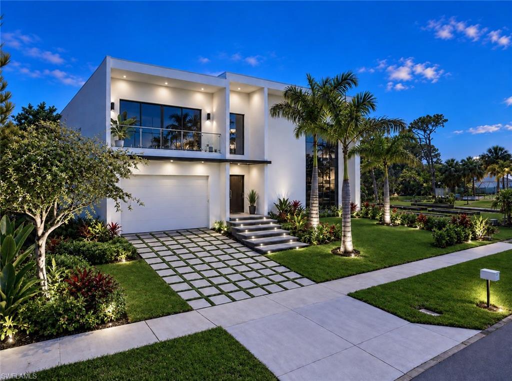 1135 Bluebird AVE
