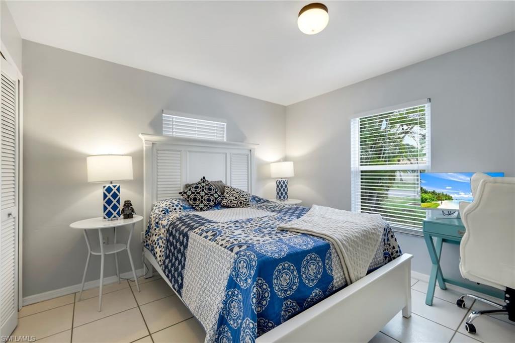 NAPLES PARK - Residential