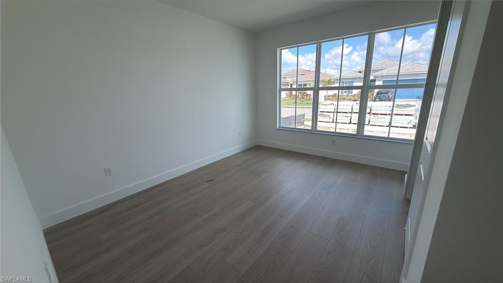 SEVEN SHORES - Residential