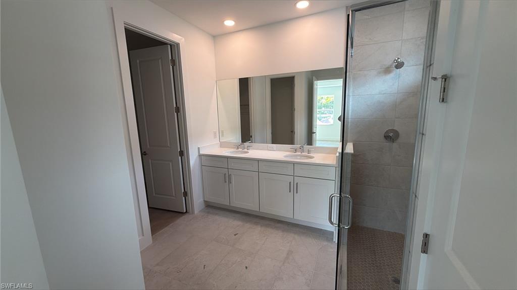 SEVEN SHORES - Residential