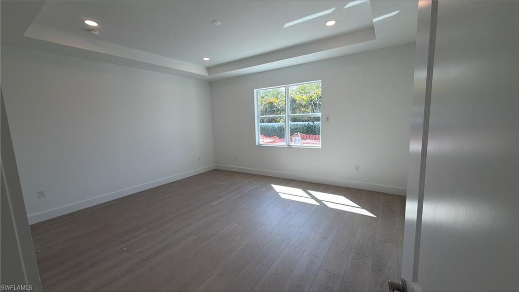 SEVEN SHORES - Residential