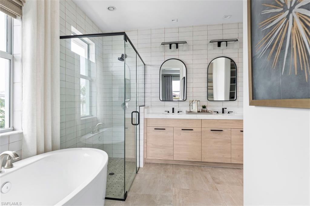 SEVEN SHORES - Residential