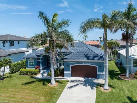 A home in MARCO ISLAND