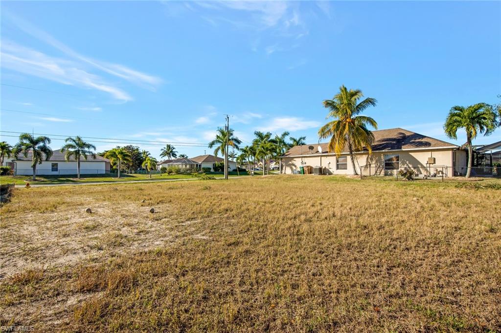 CAPE CORAL - Land