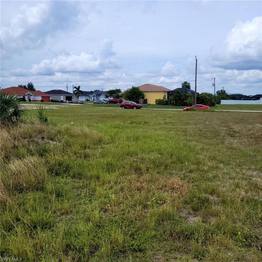 Great freshwater lot on the Gondolier canal, moments away from Lake Meade. build your beautiful brand-new dream home on this waterfront lot!  Surrounded by newer homes and close to everything.