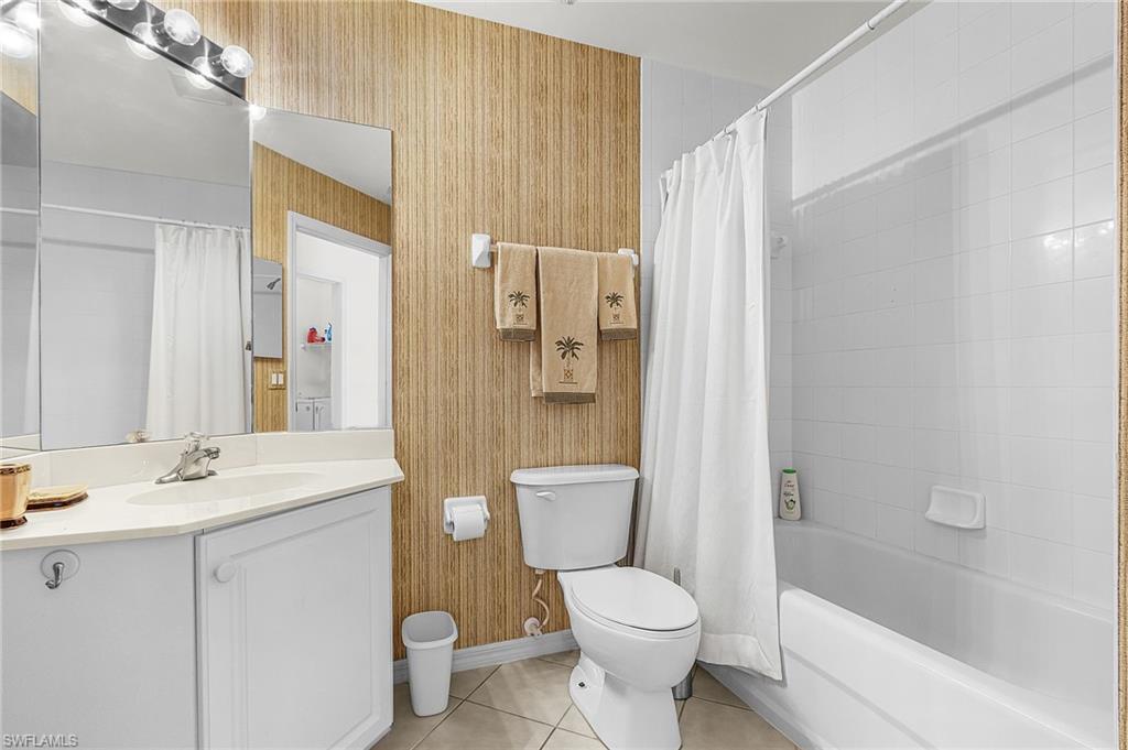 FAIRWAY VILLAS - Residential